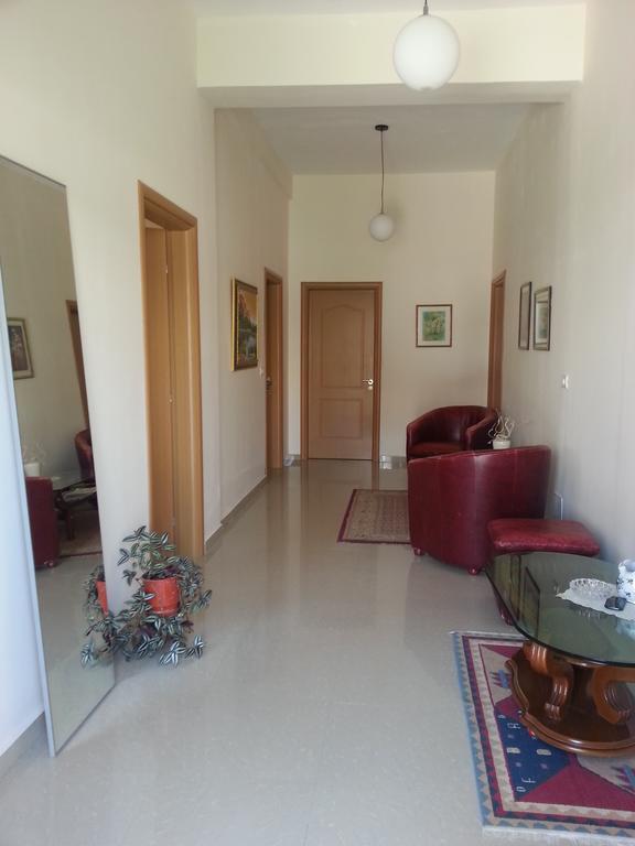 Guesthouse Niko Berat Bagian luar foto